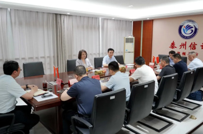 市政府副市长周小慧接待信访  群众会办信访事项